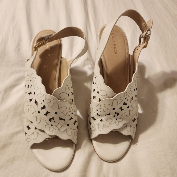 Cole Haan Indra laser cut heeled sandals - Picture 7 of 9